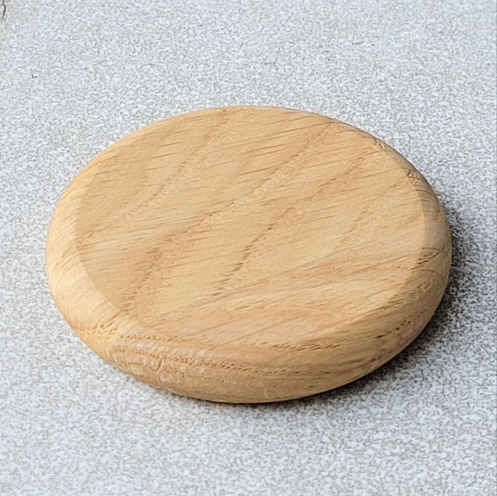 Flesopener met magneten uit eikenhout Ø 65×10 mm