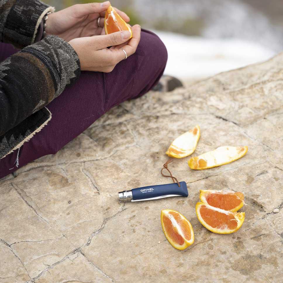 Opinel Colorama No 08 zakmes in een riemetui
