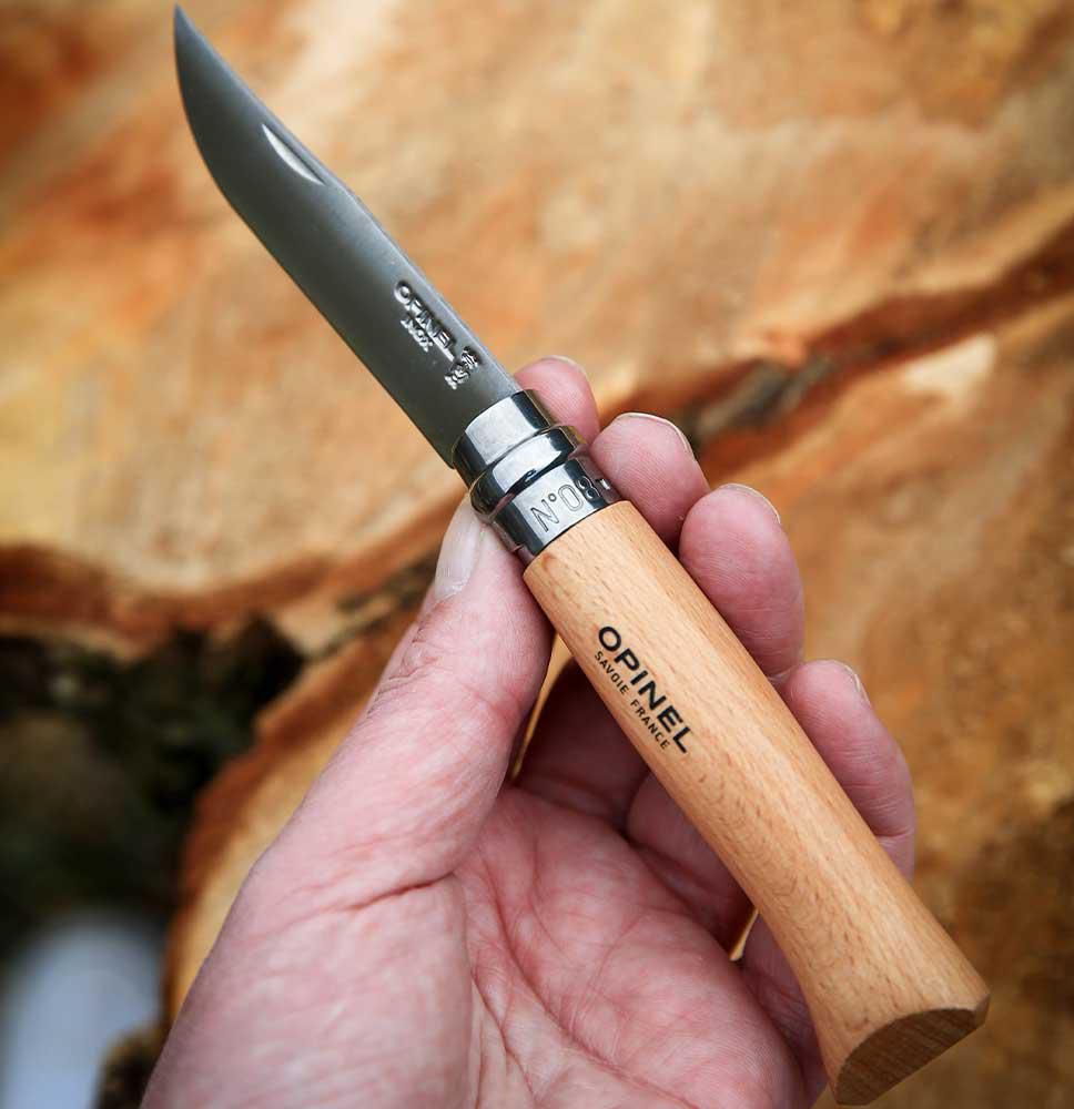 Opinel Inox No 08 zakmes in een riemetui