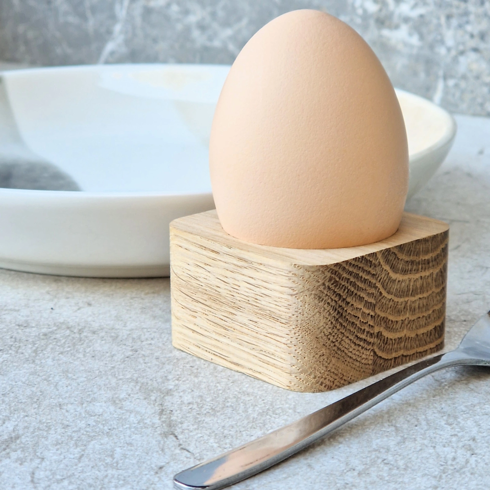 Eierhouder uit eikenhout 50×50×30 mm, hardwax